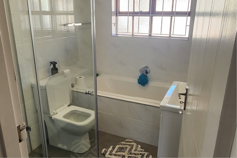 2 Bedroom Property for Sale in Uitzicht Western Cape
